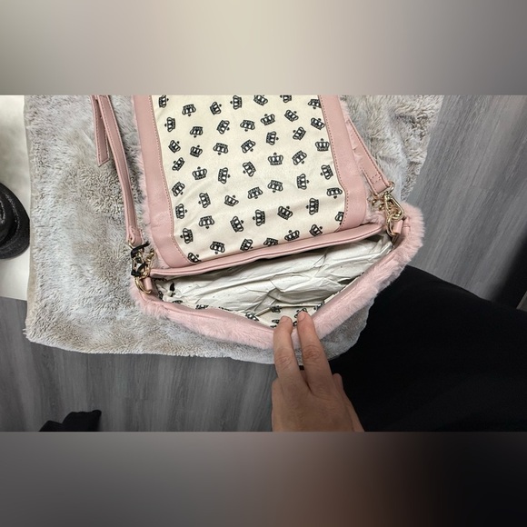 NEW Juicy Couture Blush Quilted Crossbody Bag - Picture 7 of 12